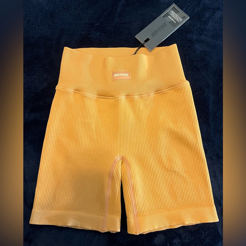 Bo and Tee Active Biker Shorts XS